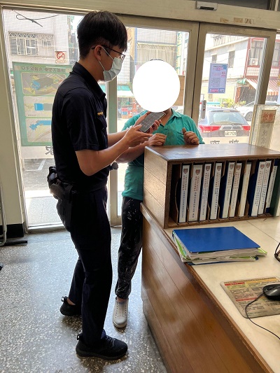 吃麵粗心掉手機，大林警速通知發還