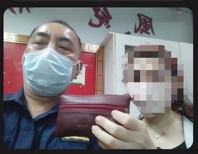 婦人掉落皮夾，警查詢名下車輛聯繫電話通知領取