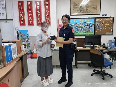 用餐不慎遺留錢包，老闆與警合力通知發還