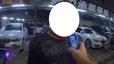 飯後小酌，男子酒後騎車抽菸被警方查獲酒駕