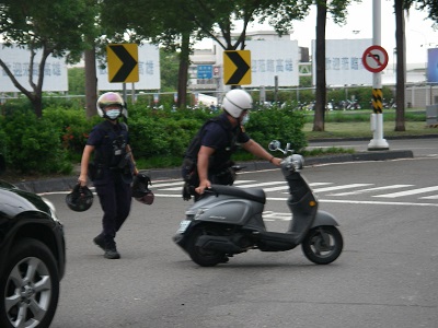 馬路如虎口 不減速就危險
