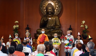 「家中寶」返「如來家」歡度重陽 紫雲寺祝壽共享天倫樂1
