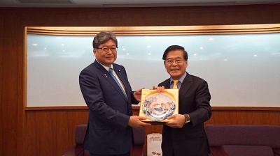義守大學國際化獲肯定 日本眾議院萩生田光一等重量級議員 前進校園與年輕世代對談1