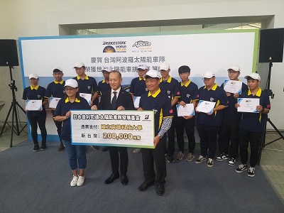 國立高雄科技大學阿波羅車隊克服極端環境 獲世界太陽能車挑戰賽三項名次認可9