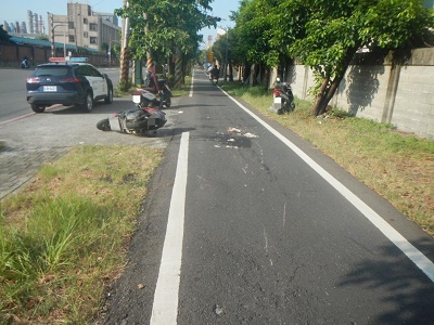 警追棄車逃逸 掛名竟是倒閉車行1