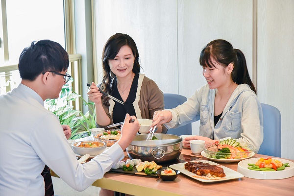 團圓圍爐宴預訂熱絡 高雄福華主打高CP值常溫年菜外帶1