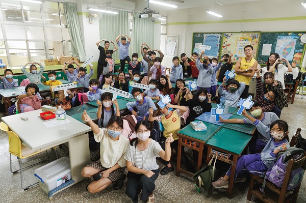 高雄大學通識中心副教授蔡奎如團隊 前進加昌國小 引領學童化身「永續小將」：每日3次機會拯救地球1