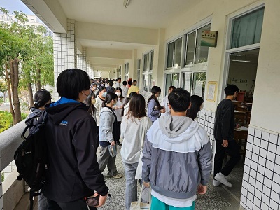 113學測 高雄三考區 數學A、自然兩考科，缺考人數分別為56人、55人1