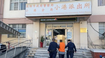 男裝文青抽K菸撩妹 紅線違停遭警盤查 意外查獲毒品1