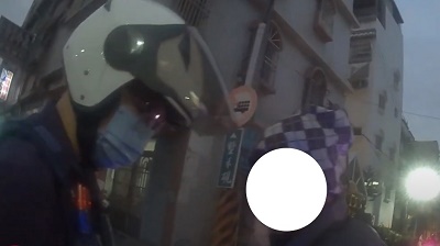 繞來繞去騎阮的腳踏車 瞬間漂移原來是名通緝犯