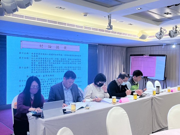 高雄市停車場商業同業公會成立 選出曾泰源理事長等九位理事及三名監事 完善高雄市停車場經營環境4