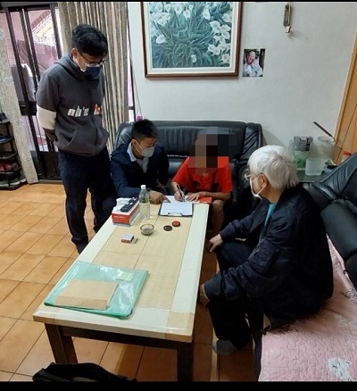 歲末寒冬送愛心，小港熱血警與區公所探訪急難紓困