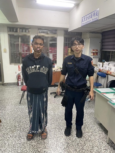 民眾拾金不昧 小港警調監視器火速尋回失主