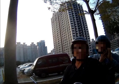 男子情義相挺護送友人返家，最後反遭逮捕歸案1