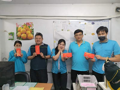 給駕駛打氣 高雄市區監理所督導客運場站發送年前小紅包1