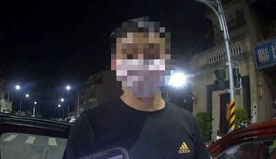 行車遇路檢報假證號 掰說吃精神藥 通緝身分外加持毒進警局
