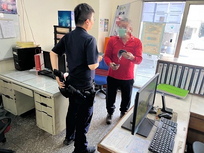民眾粗心掉手機，警撥「水某」速發還