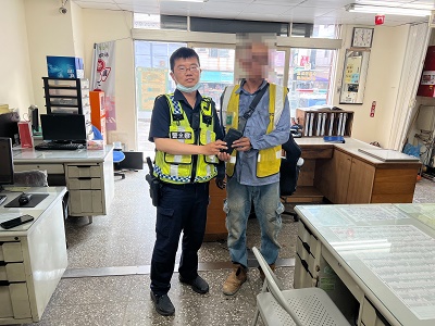 運將熱心送手機，警接來電尋失主
