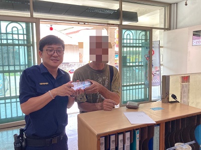 防水工程師傅遺失手機，警查看通話紀錄通知發還