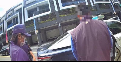 男子騎車時眼神不斷偷瞄員警 原來是失聯移工