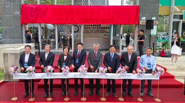助攻半導體升級 中山大學攜經濟部產發署打造「南部IC設計產業推動基地」7