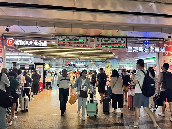 甜點控開吃 Global Mall新左營車站祭「夏季甜點嘉年華」 鳳梨百香千層、芒果麻糬、北海道生乳香蕉巴斯克一次滿足1