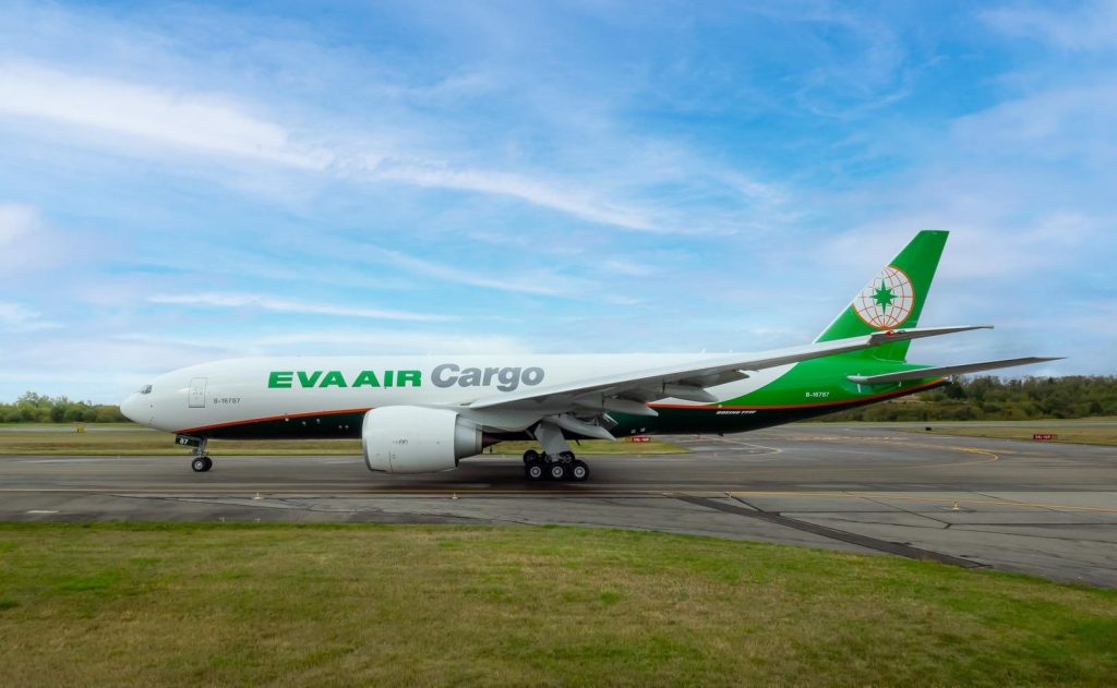 長榮航空貨機貼膜 運用最新仿生薄膜AeroSHARK節油減碳1
