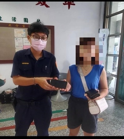 麥當勞員工遺失手機，警找到分店襄理通知認領