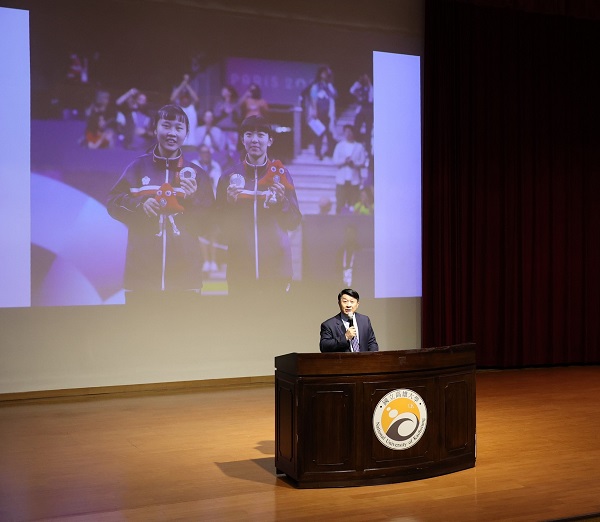 高雄大學新生入學典禮 校長陳啓仁勉：結交好友、修習難忘課程、留下深刻生命記憶1