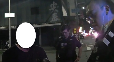 小吃部司機載客，乘客帽環未扣遭攔拒測扣車