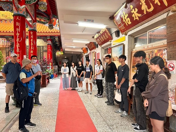 社區出題「元宵瘋彌陀」 高雄大學創新學院工作坊 師生走讀提案 體現青年參與、社會關懷1
