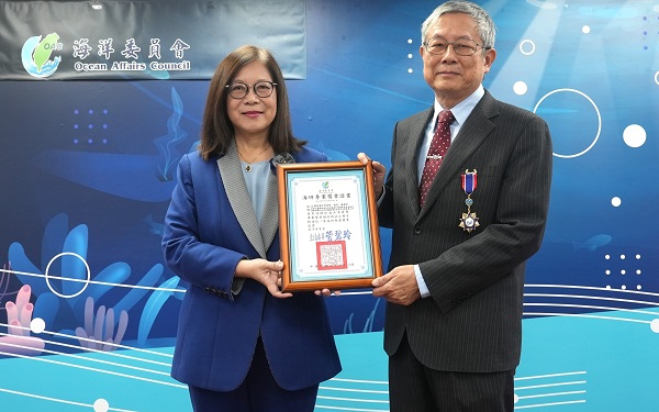 海洋委員會國家海洋研究院陳建宏院長 榮獲一等海研獎章 彰顯海洋科研卓越貢獻1
