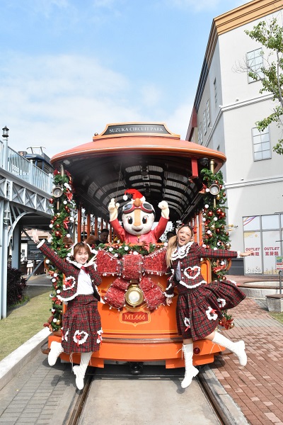 高雄最美聖誕季！SKM Park Outlets高雄草衙「閃耀耶誕城」引爆人潮 超強寒假冬令營「FUN羽球全日營」早鳥現正開跑！1