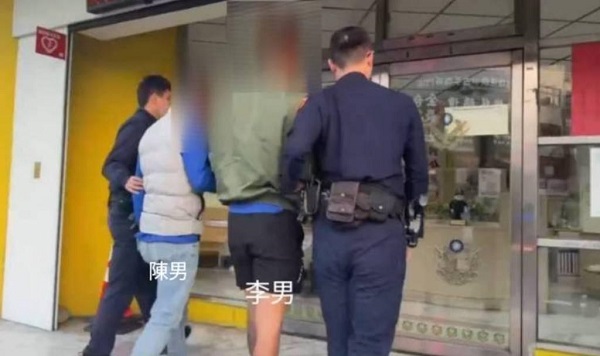 一箭三雕！鳳警攔可疑車輛，車上三人通緝，其中一人竟身揹九條通1