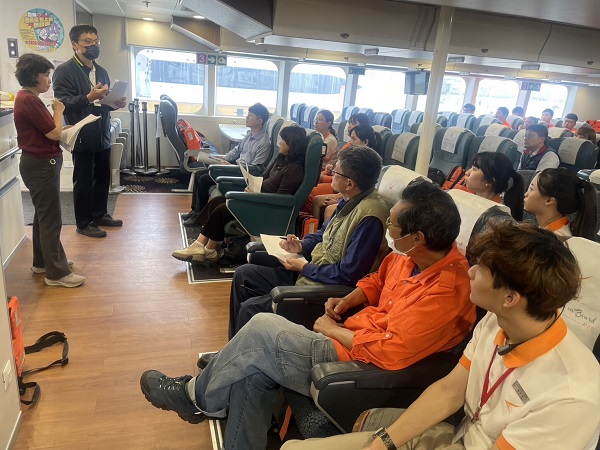 交通部航港局為提升航行安全，辦理布袋至澎湖航線開航前「客船緊急應變演練」1
