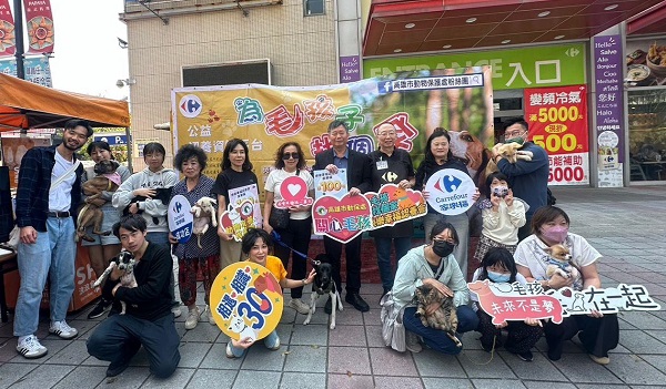 高市動保處與家樂福合作第100場認養會 首度為寵物兔鼠找新家8