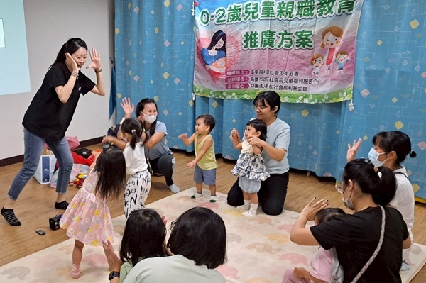 仁武據點寶寶律動健康操 親子同享健身樂1