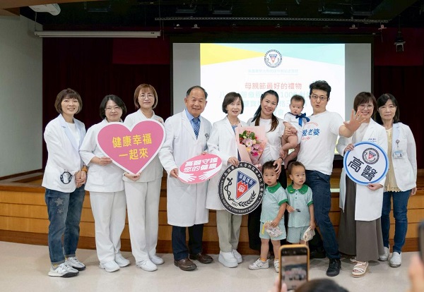 八次試管療程 超越1000針的勇氣 雙寶媽咪升格三寶媽 高醫婦產部陪著媽咪開心過母親節1
