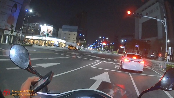 左營警深夜攔查交通違規 查獲毒品及五筆通緝案件1