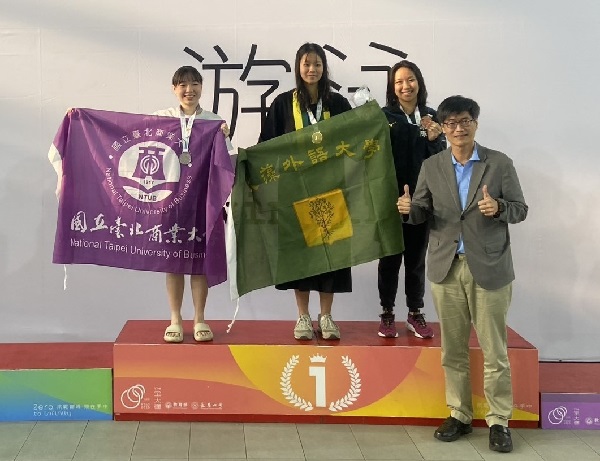 文藻英文科五專生陳岫彣 全大運游泳奪3金1