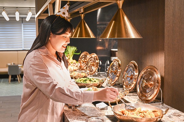高雄福華大飯店週年慶搶先開跑 自助餐買大送小還有用餐69折或壽星免費活動1