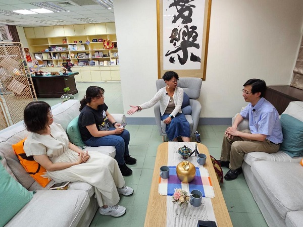 高雄大學應物系副教授余進忠推廣「物理動手學」 走進高中校園 帶領學子做中學、錯中思、反中省1