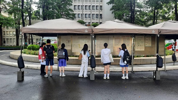 大學分科測驗首日 高雄一考區考生及家長滿意考場及休息室規劃1