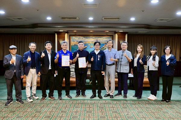 港都科技三三會、順發公益路跑活動結餘款 為弱勢兒童送暖1