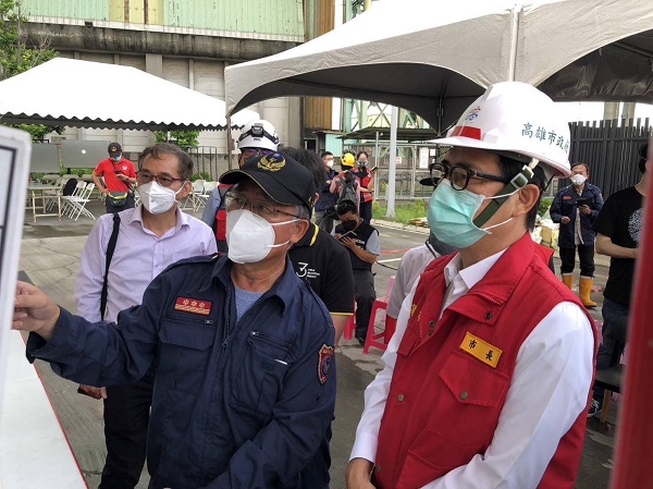 火警延燒27小時 小港三元能源科技 火勢終於熄滅 主力消防部隊撤離 留守人力持續監控1
