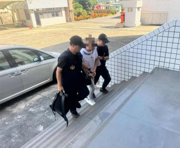 客輪實名制 建功 揪出通緝犯 東琉線海巡把關依法緝捕歸案1