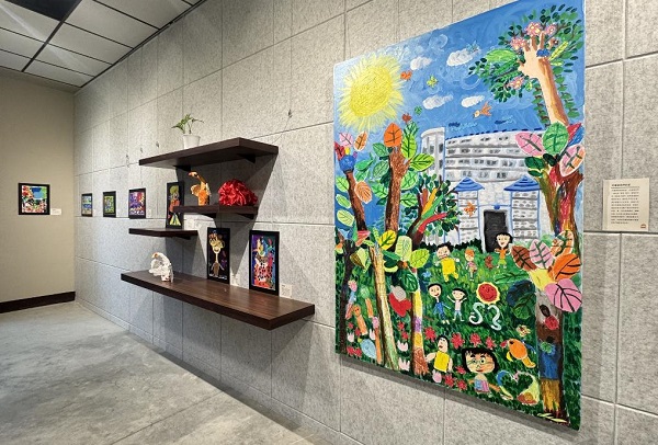 藝術療育訓練心智障礙者表達 憨兒描繪偶像爸爸獻給父親1