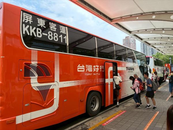 【9189】墾丁快線全新塗裝 教師節連假增班疏運1