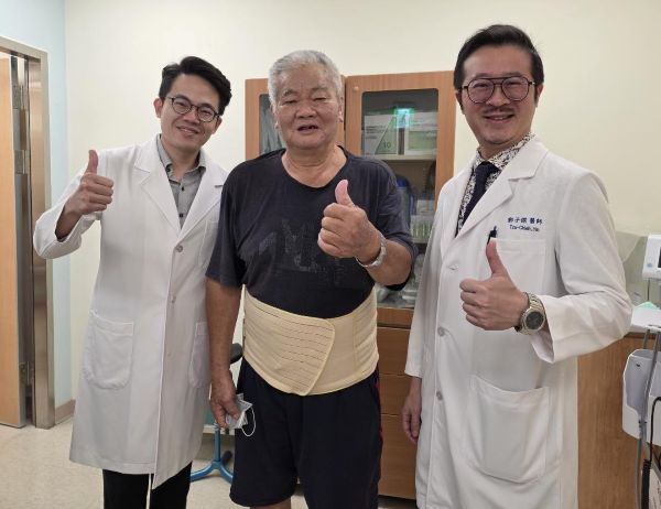 七旬翁驚罹兩癌！兩科醫師接力「雙微創」手術助重生1