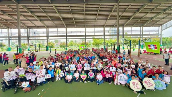 救國團高雄市團委會慶祝73週年團慶 辦理全國公益日凝聚愛心行動力1